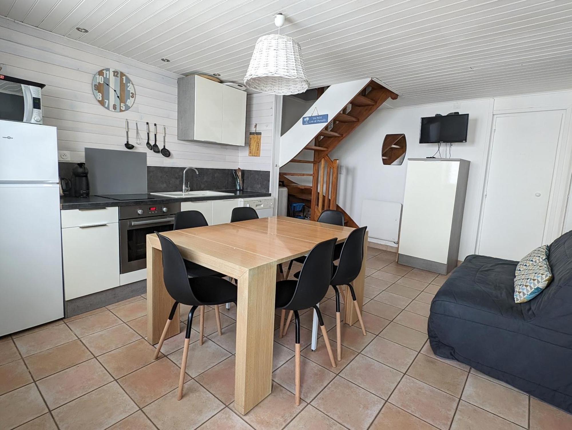 Agreable Maison Renovee En Hyper Centre Avec Patio Pornic Extérieur photo